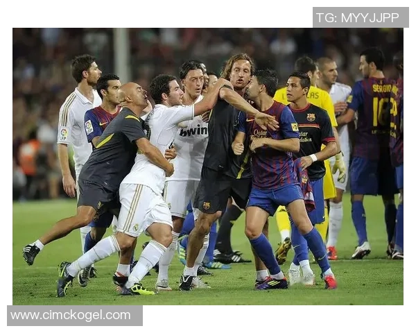 足球明星与球队之间的深层关系及其对球队发展的重要影响分析